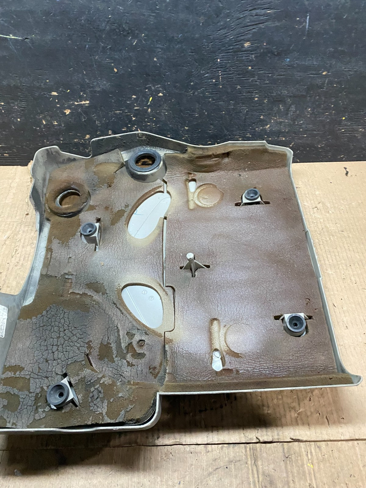 2004 to 2007 Cadillac CTS 3.6L Plastic Engine Cover Shield U6123 DG7