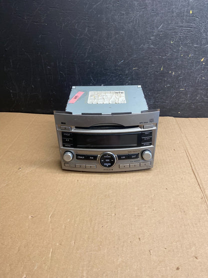 2010 - 2013 Subaru Outback Radio AM/FM CD Player mp3 Audio AE4379 DG0