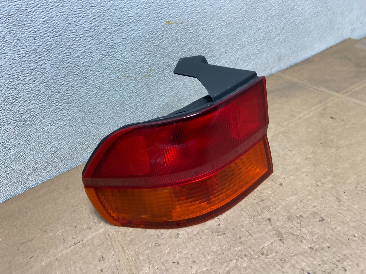 1999 2000 2001 Honda Odyssey Left Driver LH Side Tail Light OEM Y5941 DG2