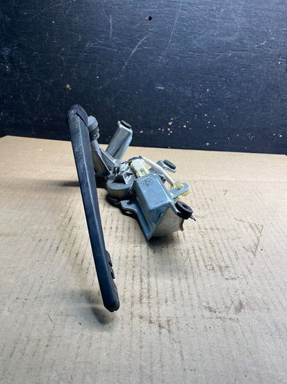 2003 to 2005 Subaru Forester Rear Wiper Motor 86510SA070 Z4865 PS2