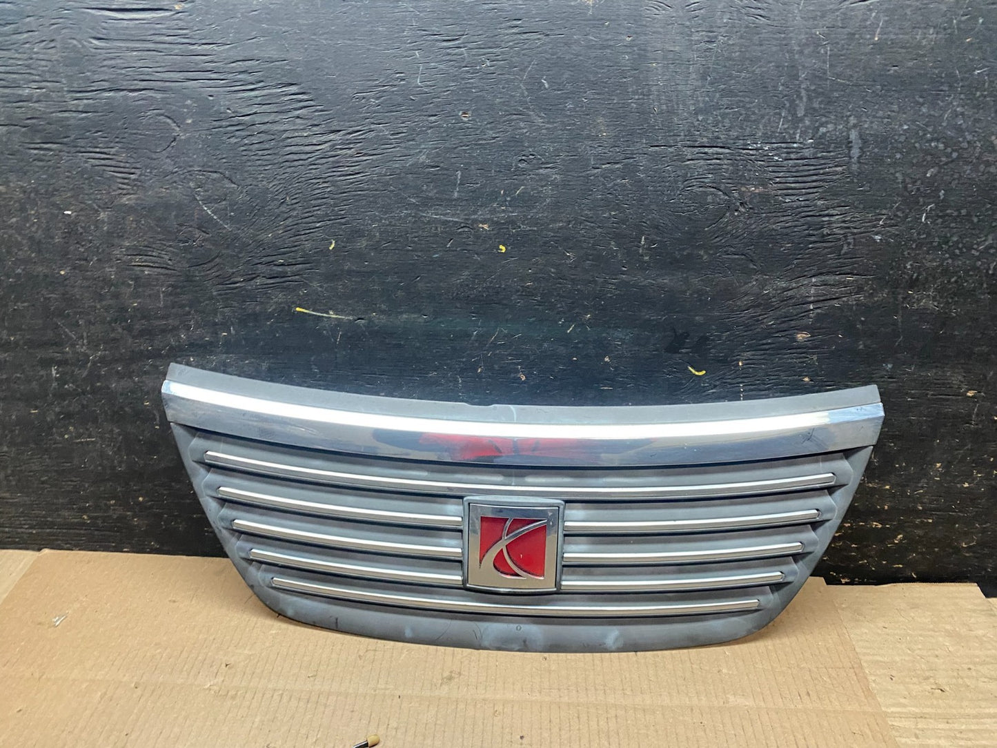 2006 2007 Saturn Vue Front Upper Grille Grill OEM W5727 DG0