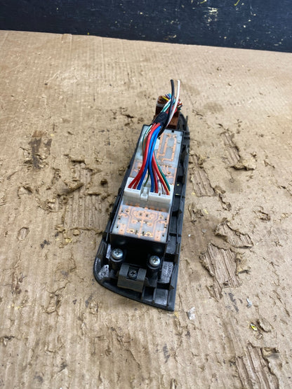 2007 to 2010 Infiniti QX56 Left Driver Side Master Door Switch Z96943