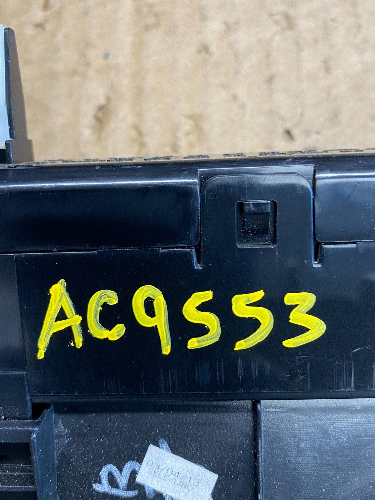 2011-2013 Hyundai Elantra Dash Radio Bezel Clock Display Trim AD2049 DG5