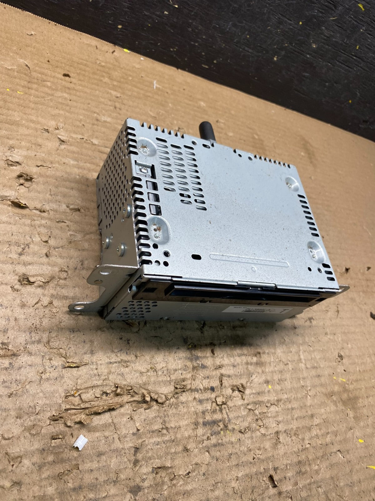 2013 to 2014 Ford Explorer Audio Equipment Radio Receiver AM FM CD s6197 DG1