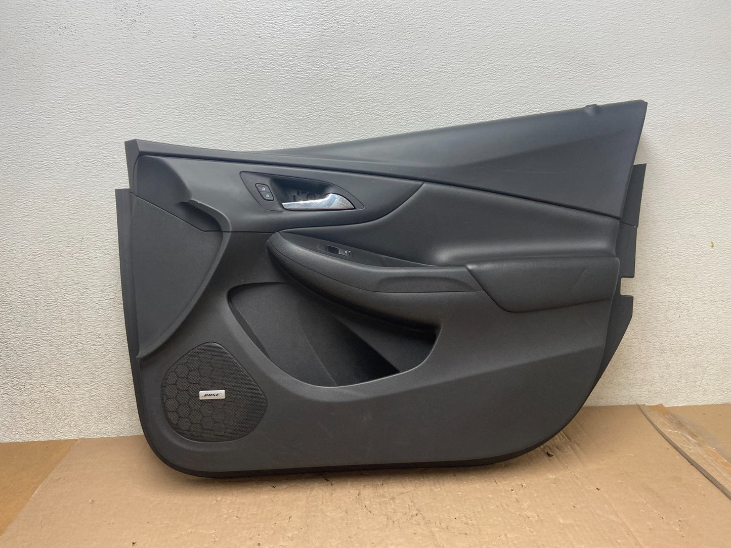 2016 to 2019 Chevrolet Volt Front Right Passenger Interior Door Panel r3071 DG0