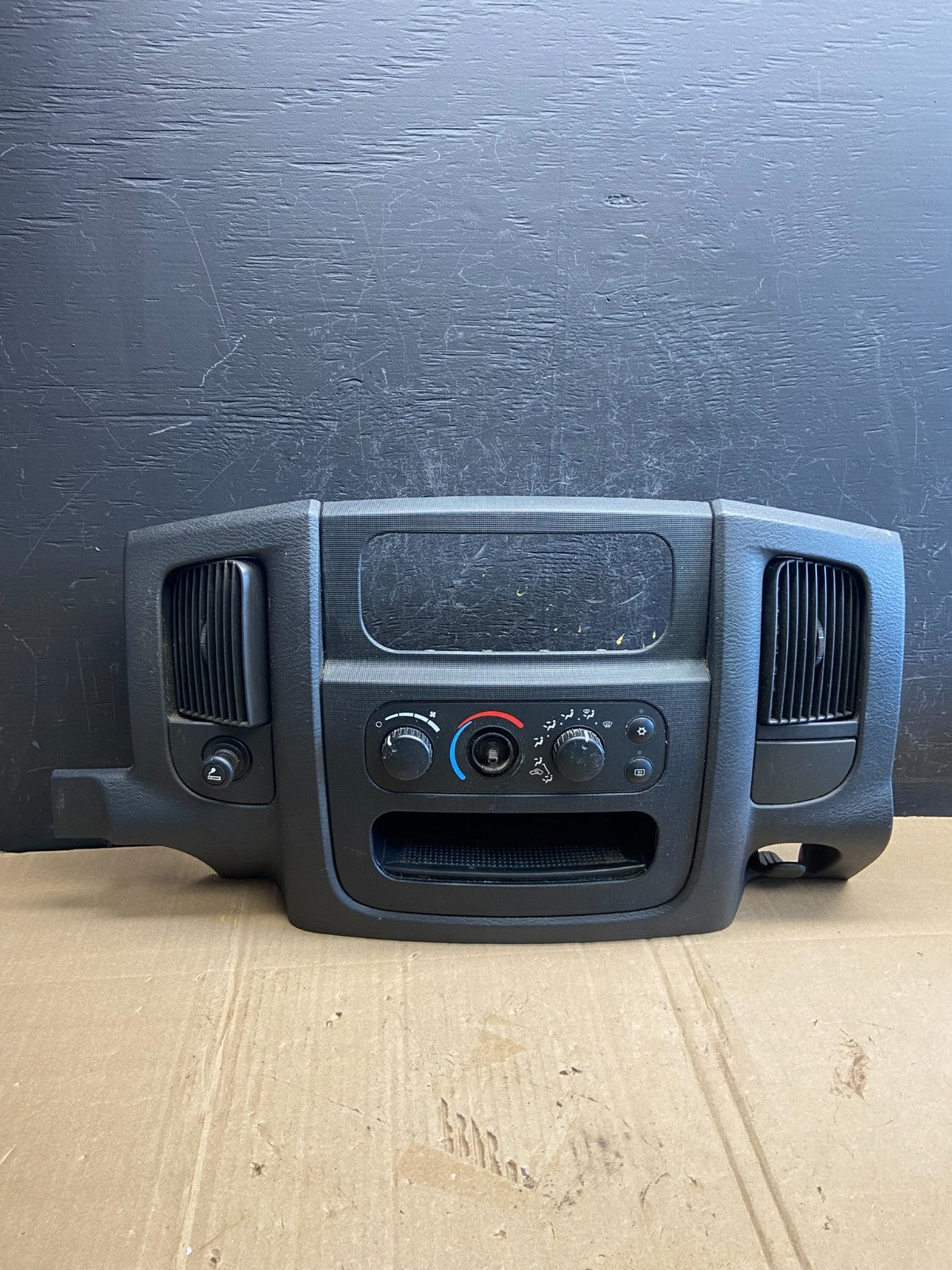 2002 to 2005 Dodge Ram Radio Climate Control Dash Air Vent Bezel Trim AD7200 DG0