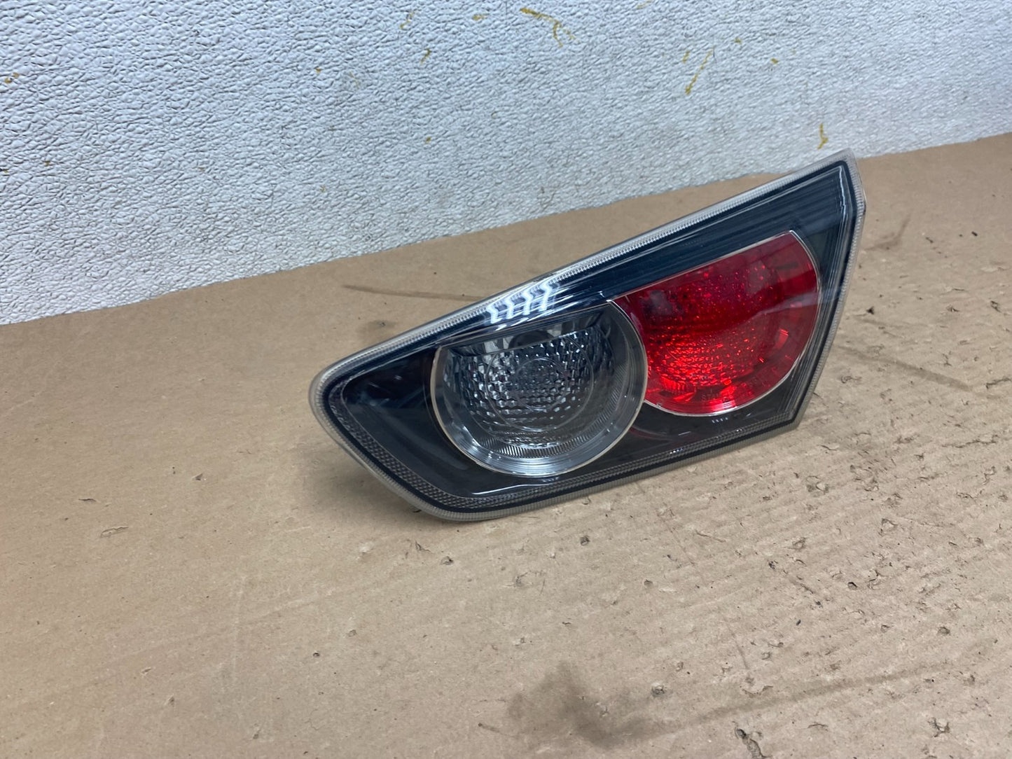 2008-2015 Mitsubishi Lancer Evo 10 X Right Passenger Inner Tail Light O9219 DW2