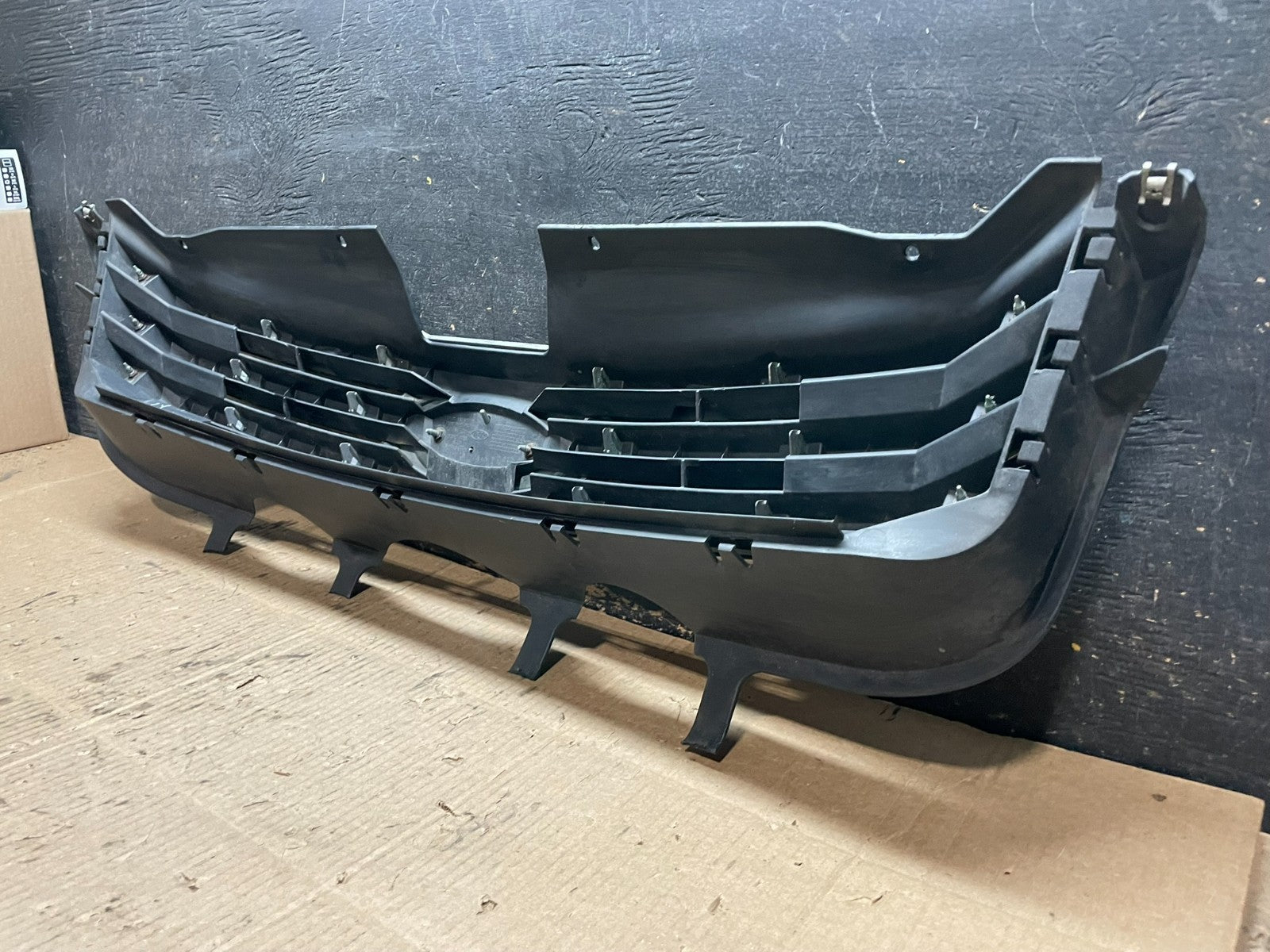2006-2009 Ford Fusion Upper Grill Grille With Emblem  Oem X9801 DG7