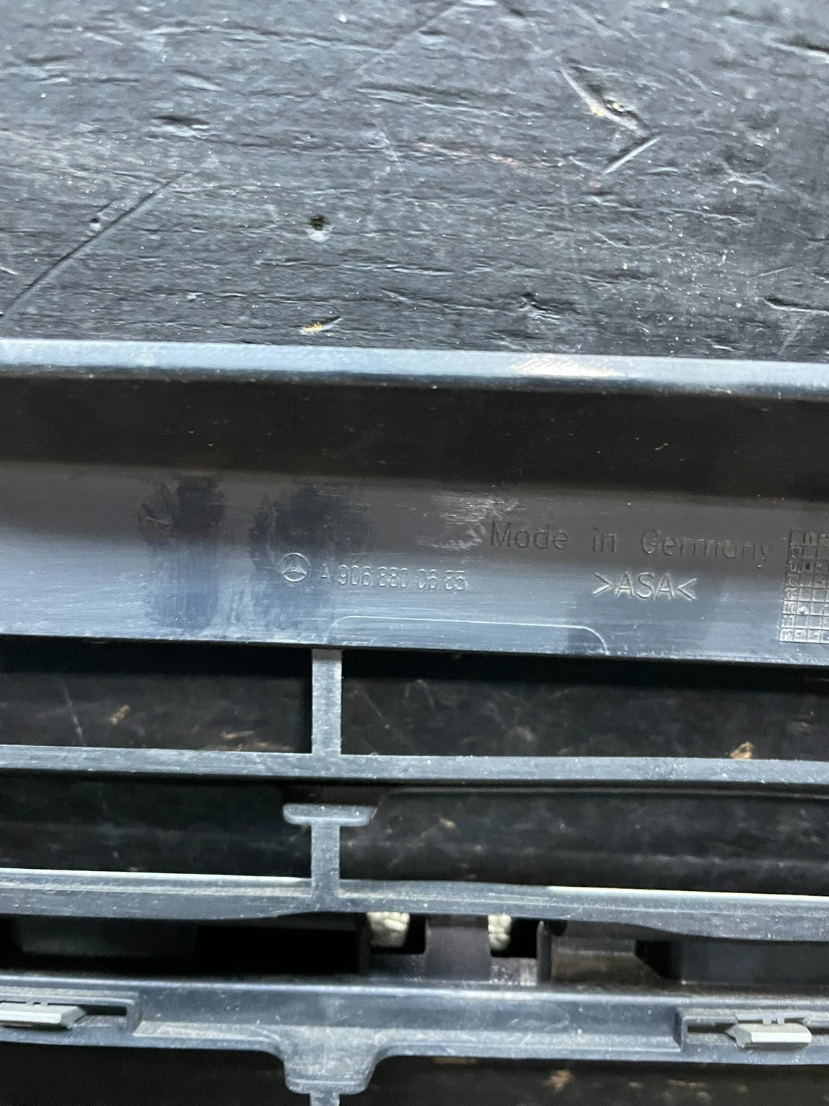2009 to 2011 Freightliner Sprinter Front Upper Chrome Grill Grille T0452 DG6
