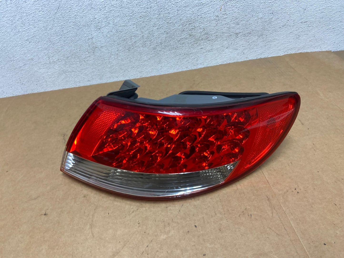 2006 2007 2008 2009 Hyundai Azera Right Passenger Tail Light AE2962 LK0