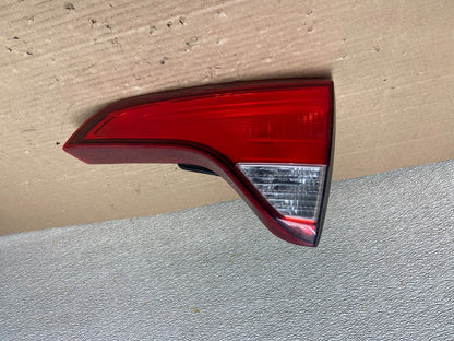 2014 - 2015 Kia Sorento Right Passenger RH Side Inner Tail Light OEM AA8790 LK0