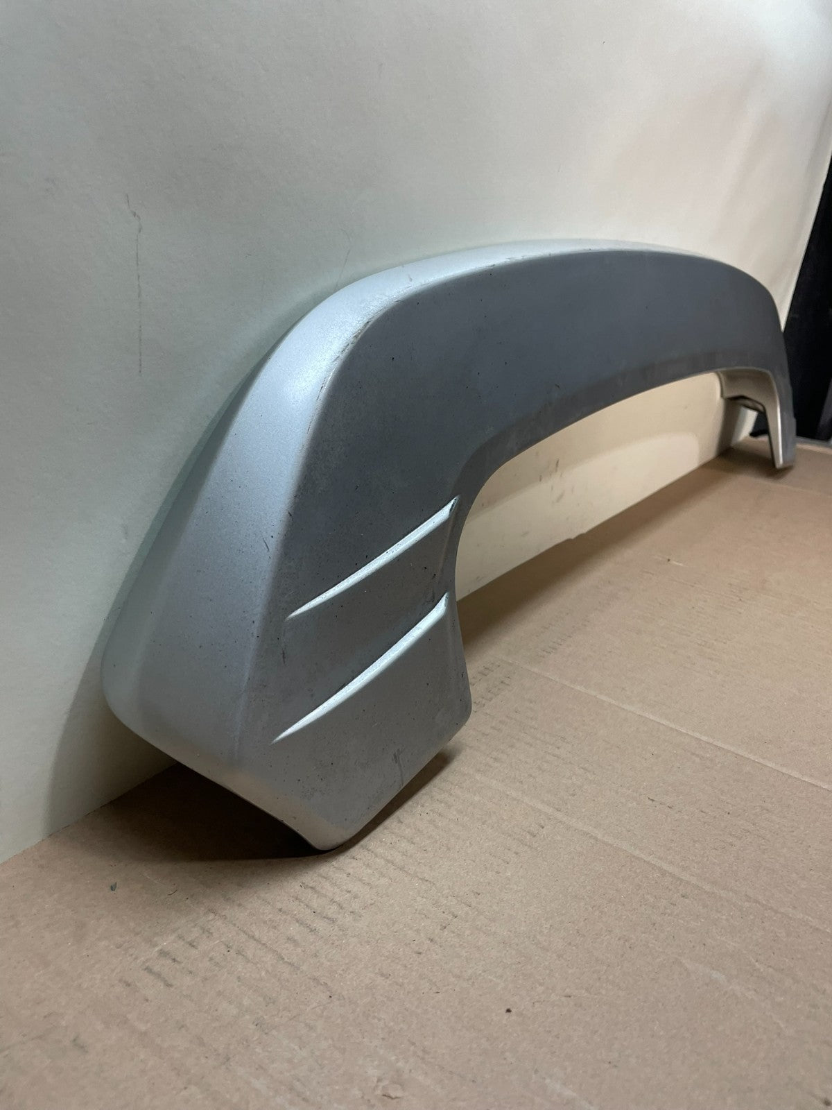 2001 2005 Toyota RAV4 Rear Upper Liftgate Spoiler Hatch 3rd Brake Light AJ06802