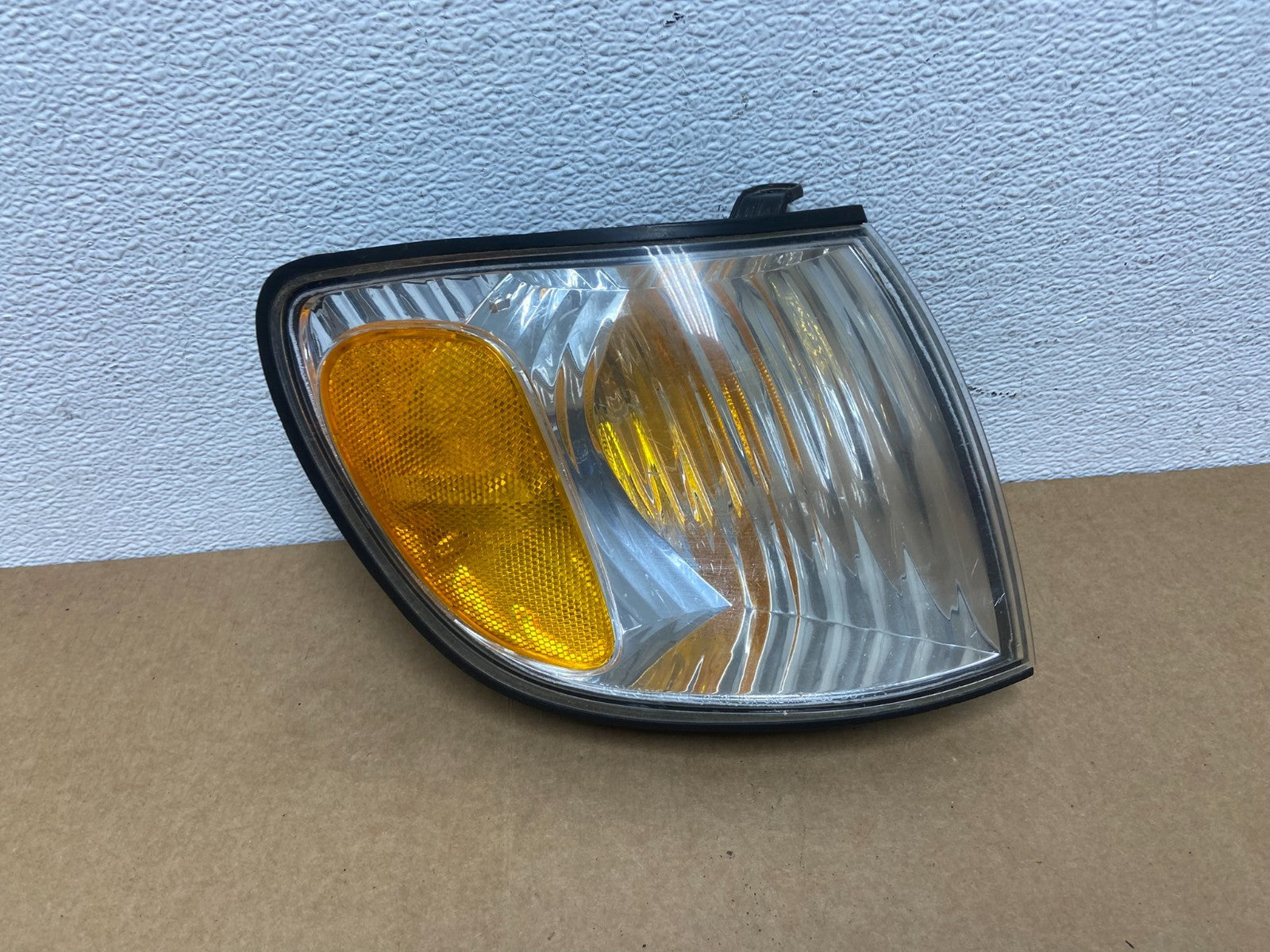 2001 to 2003 Toyota Sienna Turn Signal Right Passenger RH Lamp AC1687 DW0