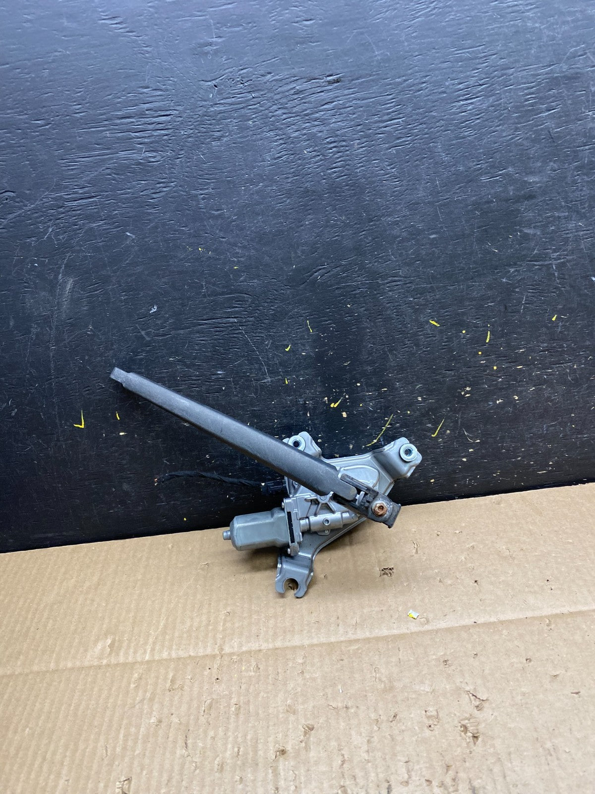 2014-2018 Jeep Cherokee Tailgate Back Door Rear Wiper Motor Wiper V1568 DG0