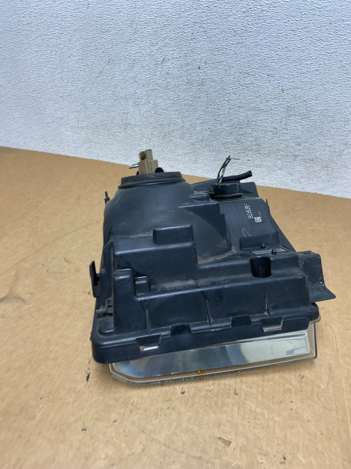 2005-2007 Ford F-250 F250 Super Duty Right Passenger RH Side Headlight AE3180 DW10