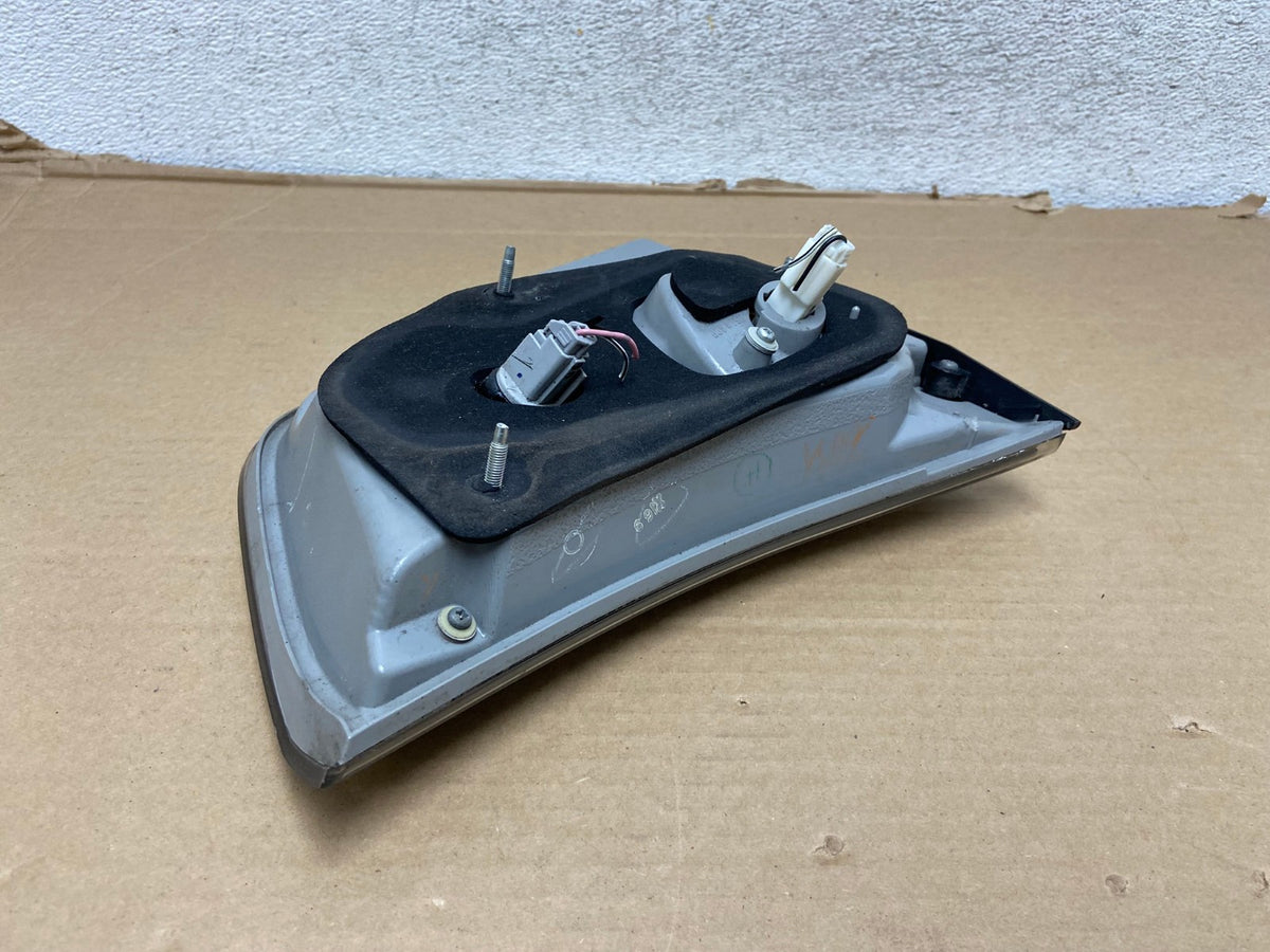 2006 to 2007 Lexus RX400H Right Passenger RH Side Inner Tail Light AG9148 LK5