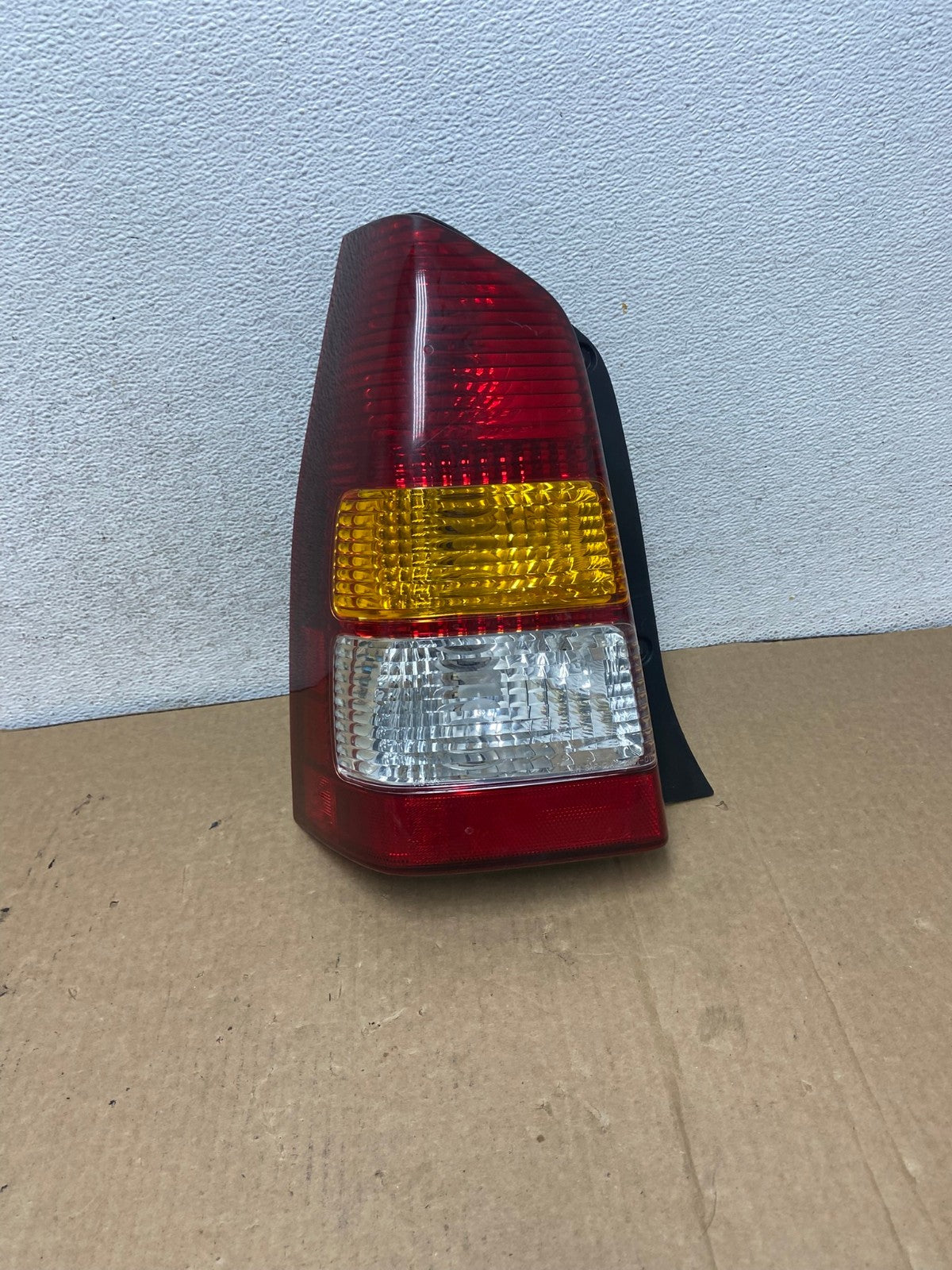 2001 2002 2003 2004 Mazda Tribute Left Driver Lh Side Tail Light AG2023 LK0