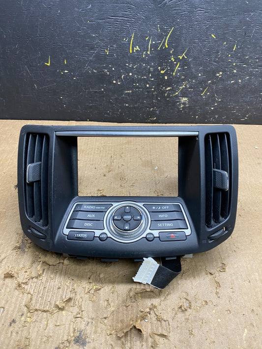 2010 - 2012 Infiniti G35 G37 Radio Player Screen Panel Bezel Z9740 DG0