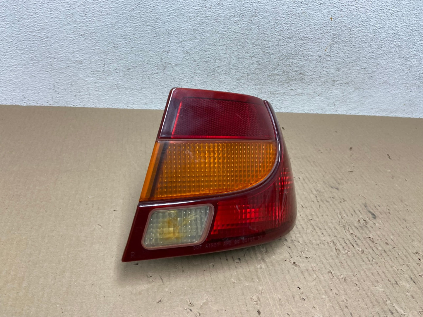 2000-2002 Saturn SL S-Series Right Passenger RH Side Tail Light AE7045 LK2