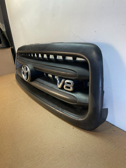 2001 to 2004 Toyota Sequoia Front Upper Grill Grille W/ Emblem AG3109 DG1