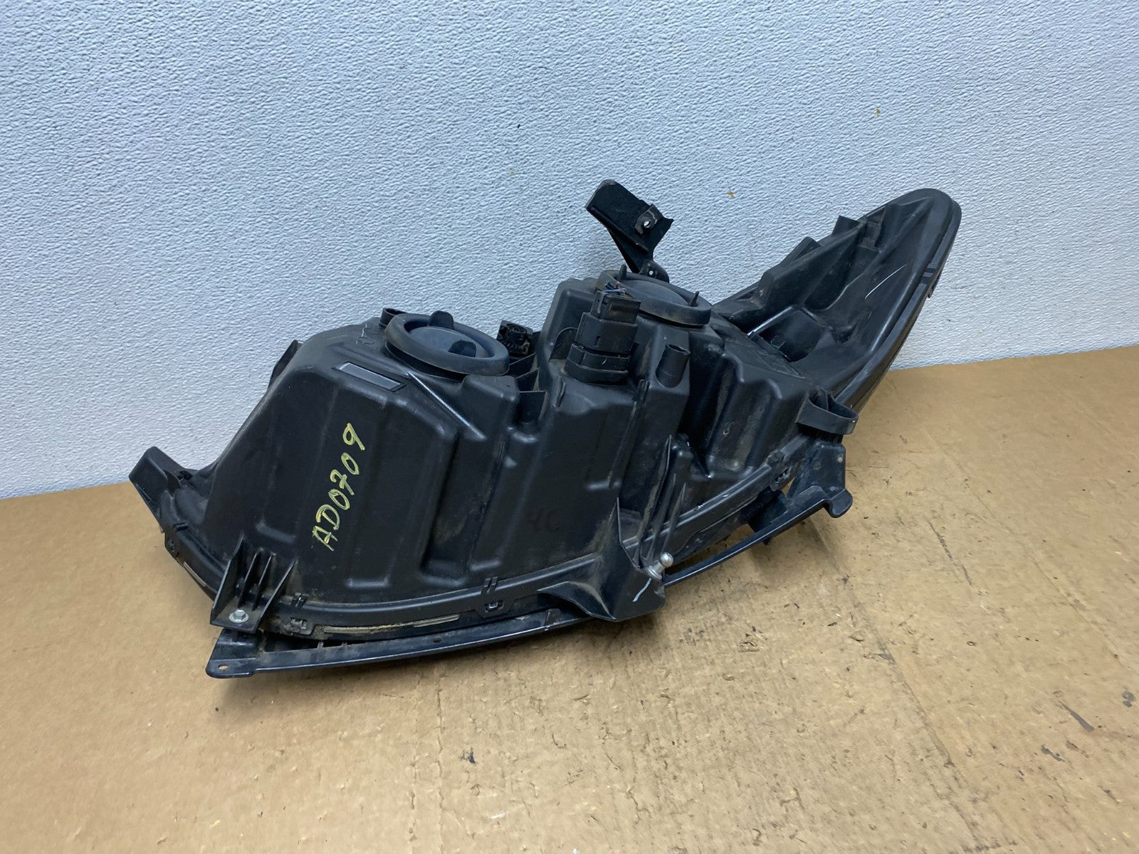 2013 to 2016 Ford Fusion Right Passenger Rh Side Headlight AD0709 DW6