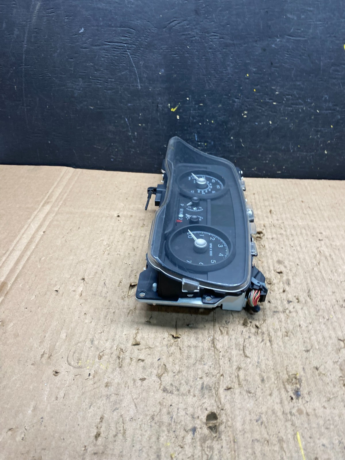 2009 to 2011 Lincoln Town Car Speedometer Cluster Gauge u4971 DG2