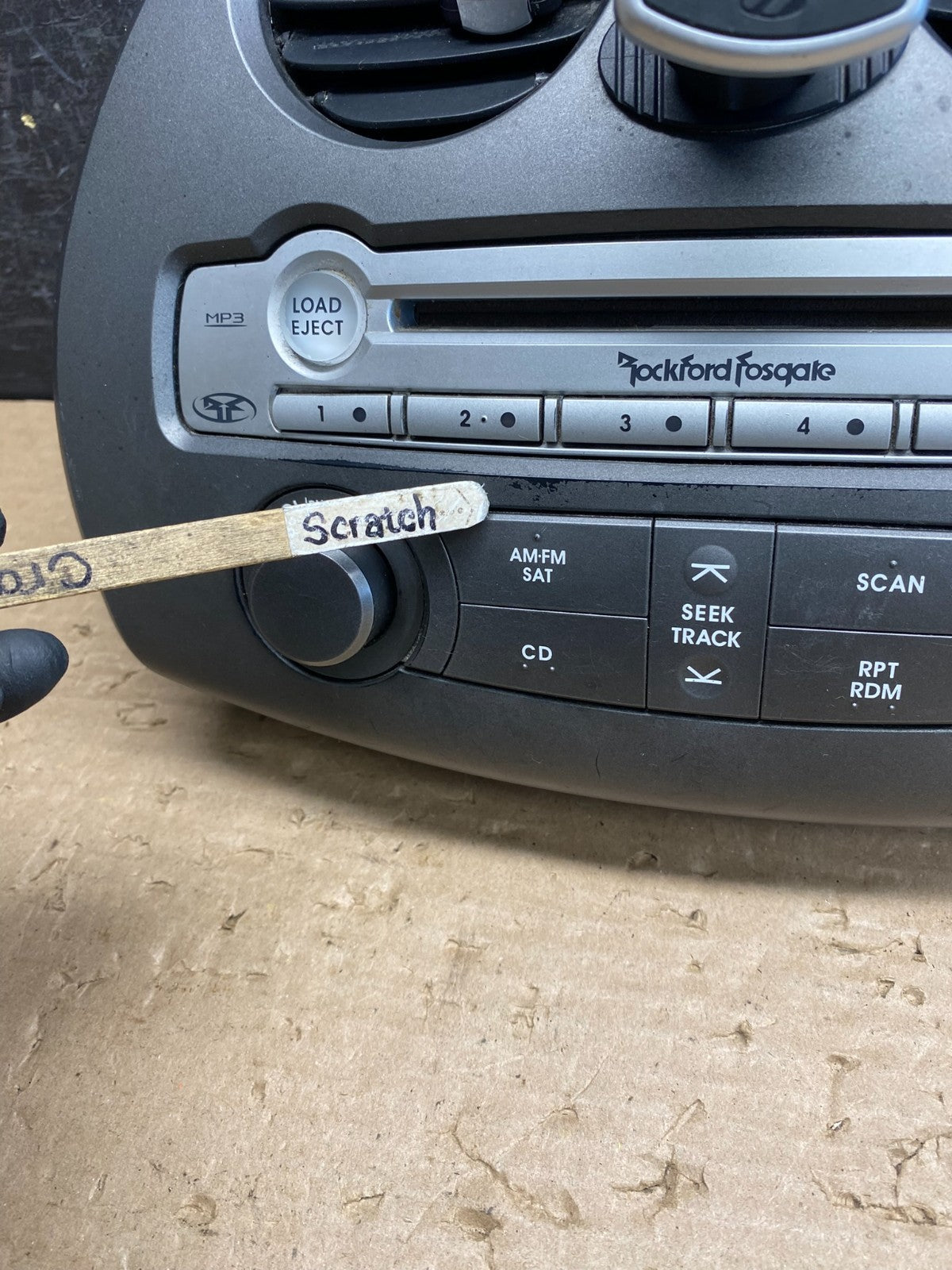 2006-2009 Mitsubishi Eclipse AMFM Radio CD Player Display Stereo Panel AG8440 DG1
