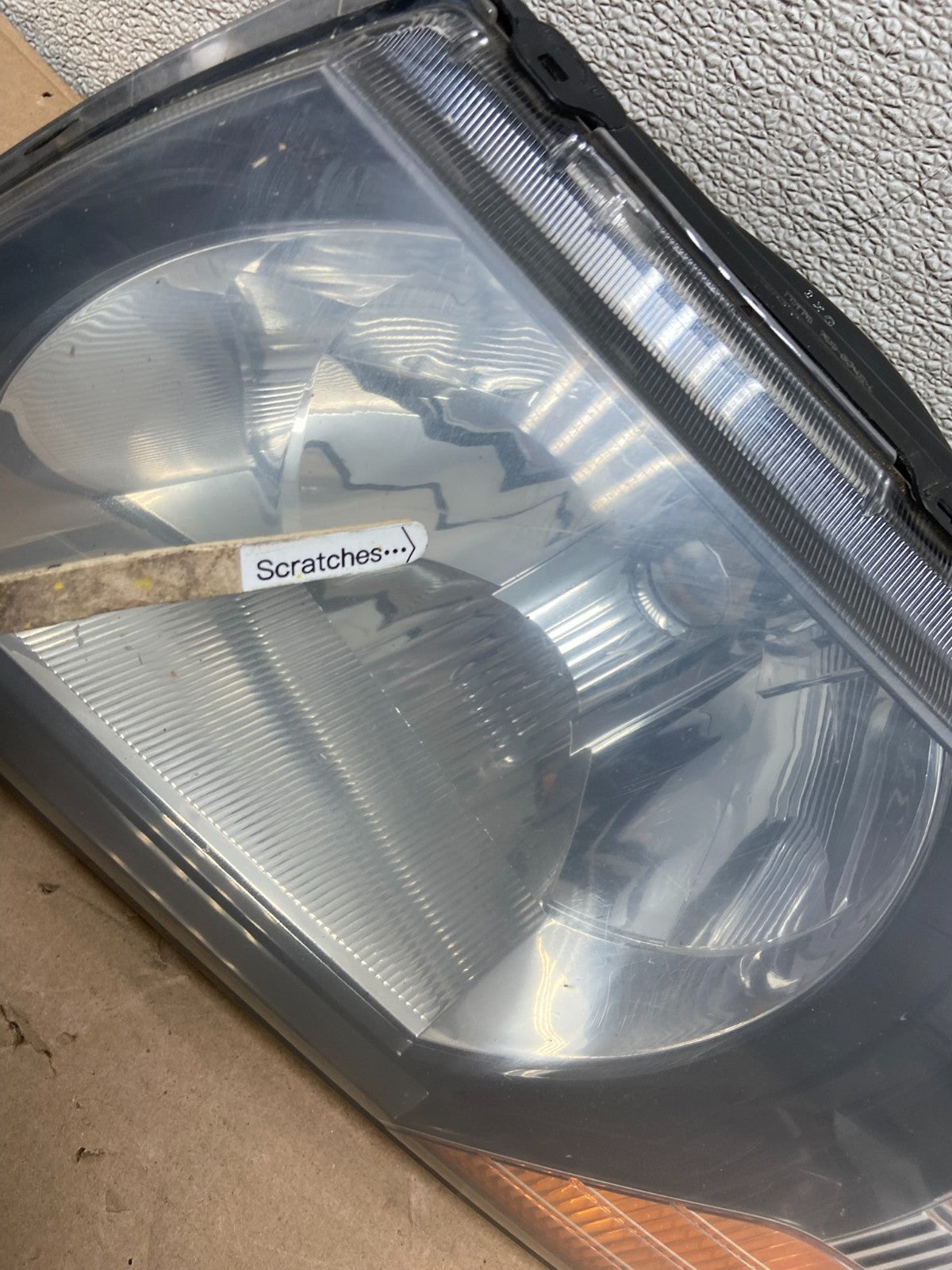 2000 to 2004 Mitsubishi Montero Pajero Left Driver LH  Headlight AA9879 DW3