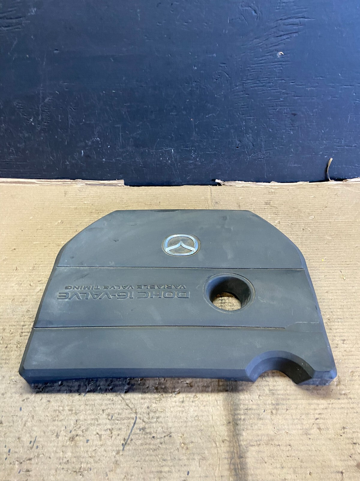 2004 to 2009 Mazda 3 DOHC 16 VALVE Engine Shield Top Cover E8336 PS1