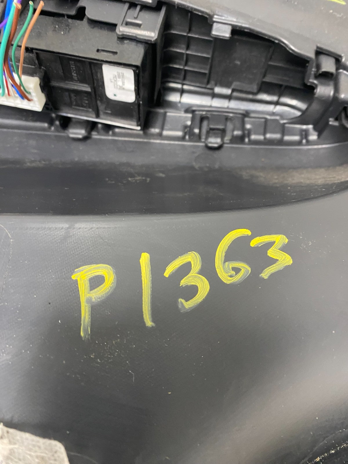 2018 2019 2020 Nissan Kicks Front Right Passenger Door Panel Oem P1363 DG10