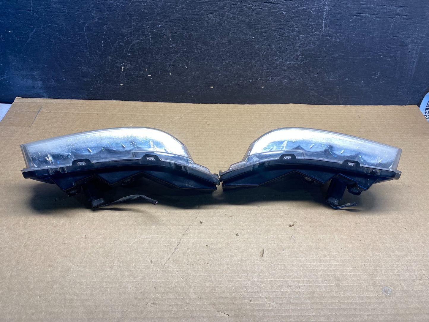 2013 to 2017 Buick Enclave Front Left+Right Set Side Fog Lamp AF4116 DG2