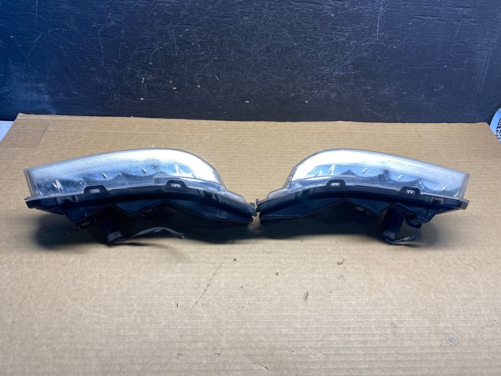 2013 to 2017 Buick Enclave Front Left+Right Set Side Fog Lamp AF4116 DG2