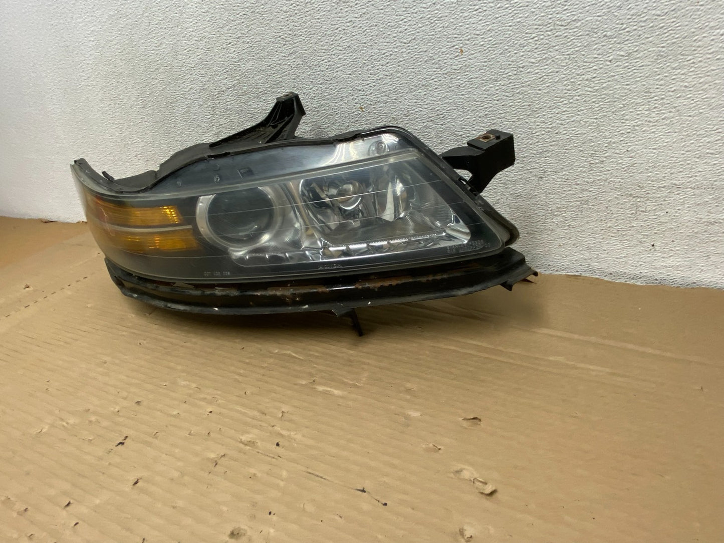 2004 2005 2006 Acura TL Headlight Right Passenger Side Xenon HID AG8126 DW2