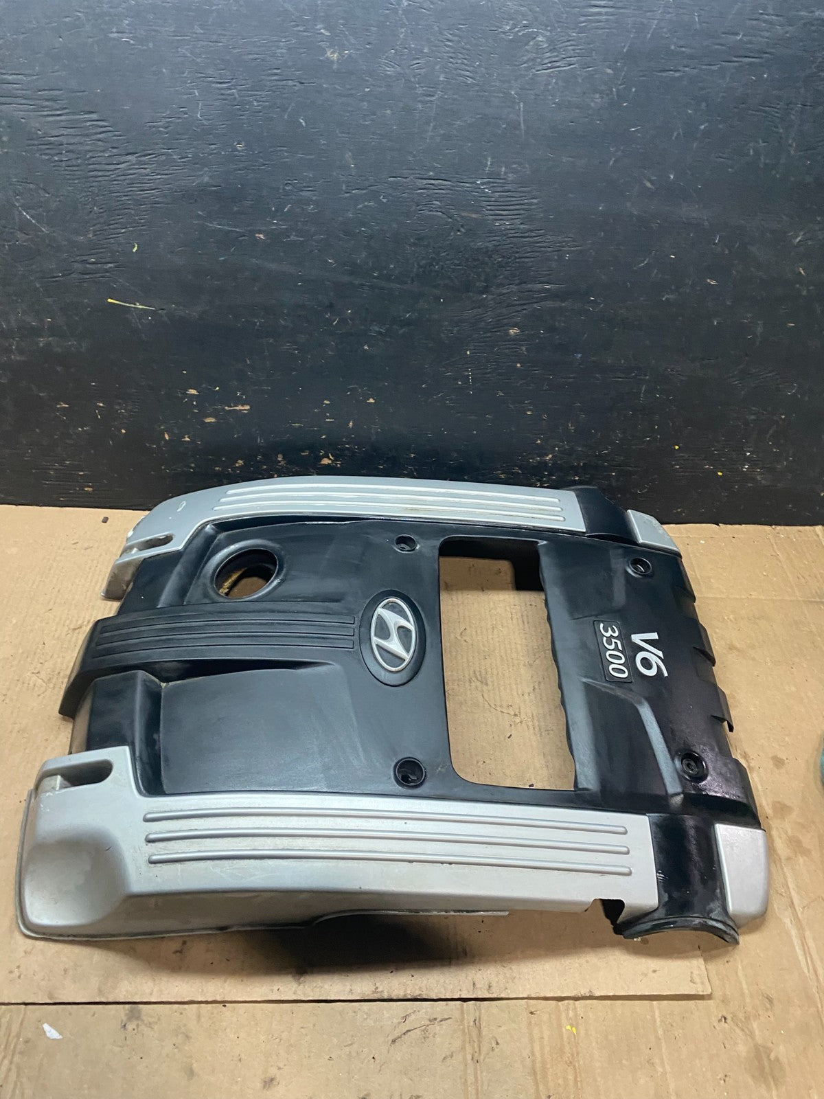 2001 to 2005 Hyundai XG350 V6 Engine Motor Cover T0429 DG2