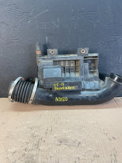2005-2011 Nissan Pathfinder Xterra 4.0L Air Intake Resonator Box ad8278 DG3