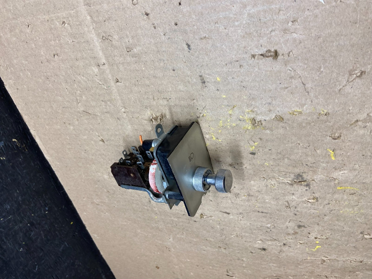 1975-1980 Chrysler Dodge Plymouth B-Body Headlight Headlamp Switch u4950 DG2