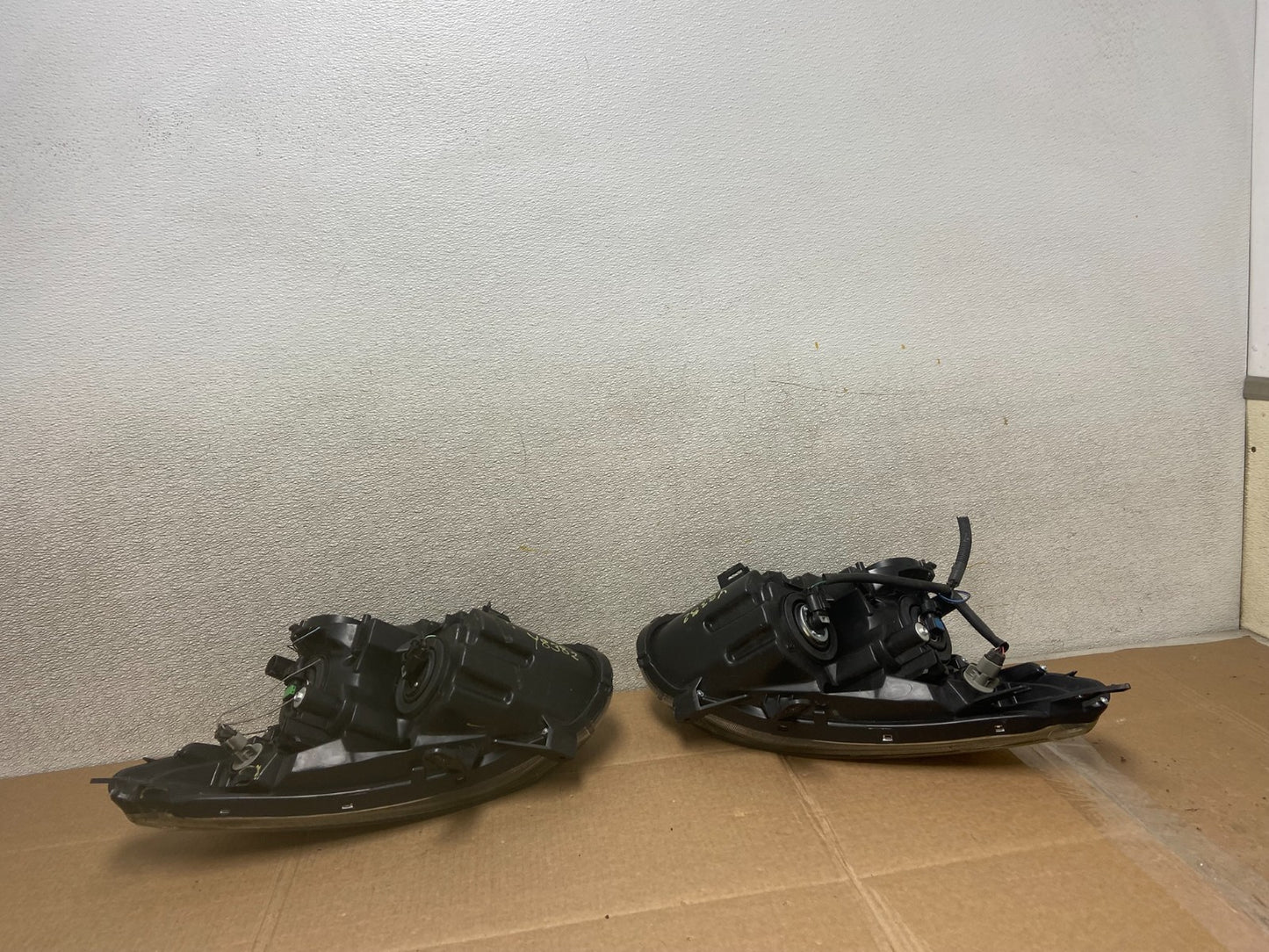 2009-2013 Nissan Rogue Left+Right Side Set Halogen Headlights OEM Y8382 DW11