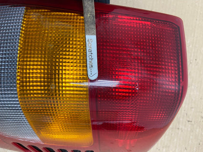 1999-2004 Jeep Grand Cherokee WJ Right Passenger Rh Tail Light AG9069 LK3