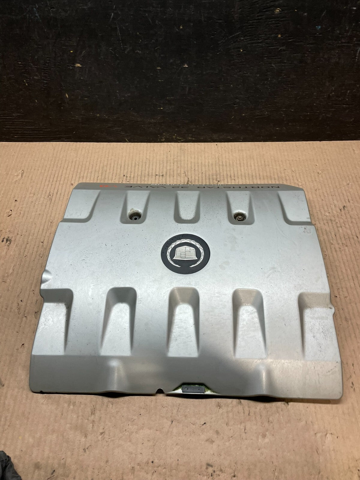 2001 to 2004 Cadillac Deville Seville Northstar Engine Motor Cover J3597 DG1