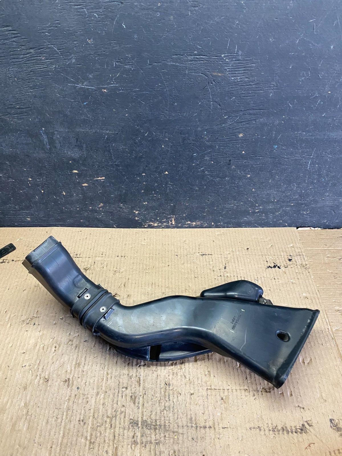2009 Mitsubishi Outlander 1505A090 Air Intake Tube/Resonator Q3258 DG5