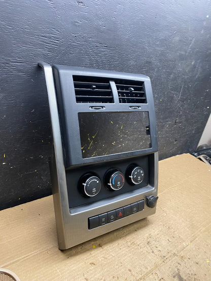 2008 to 2012 Jeep Liberty Dash Climate Temperature Control Radio Bezel W9657 DG2