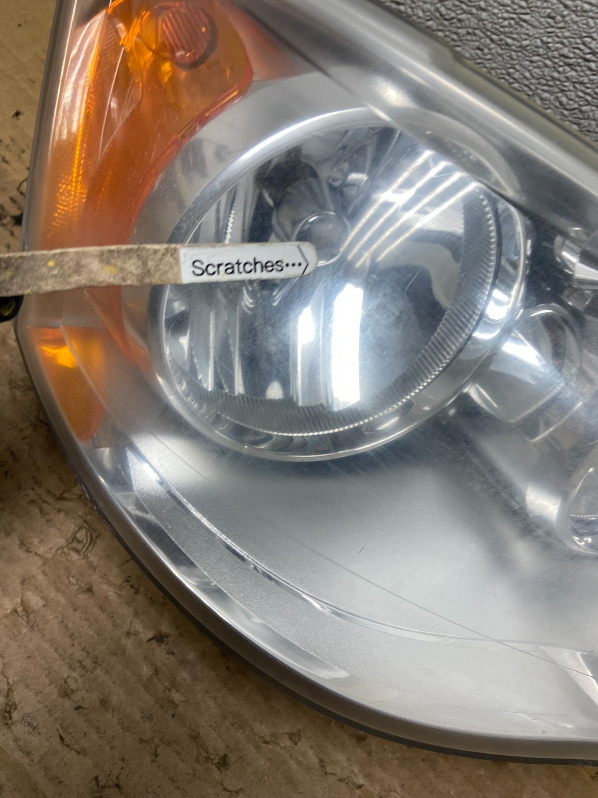 2011 to 2016 Chrysler Town and Country Right Passenger Headlight AB3344 DW3
