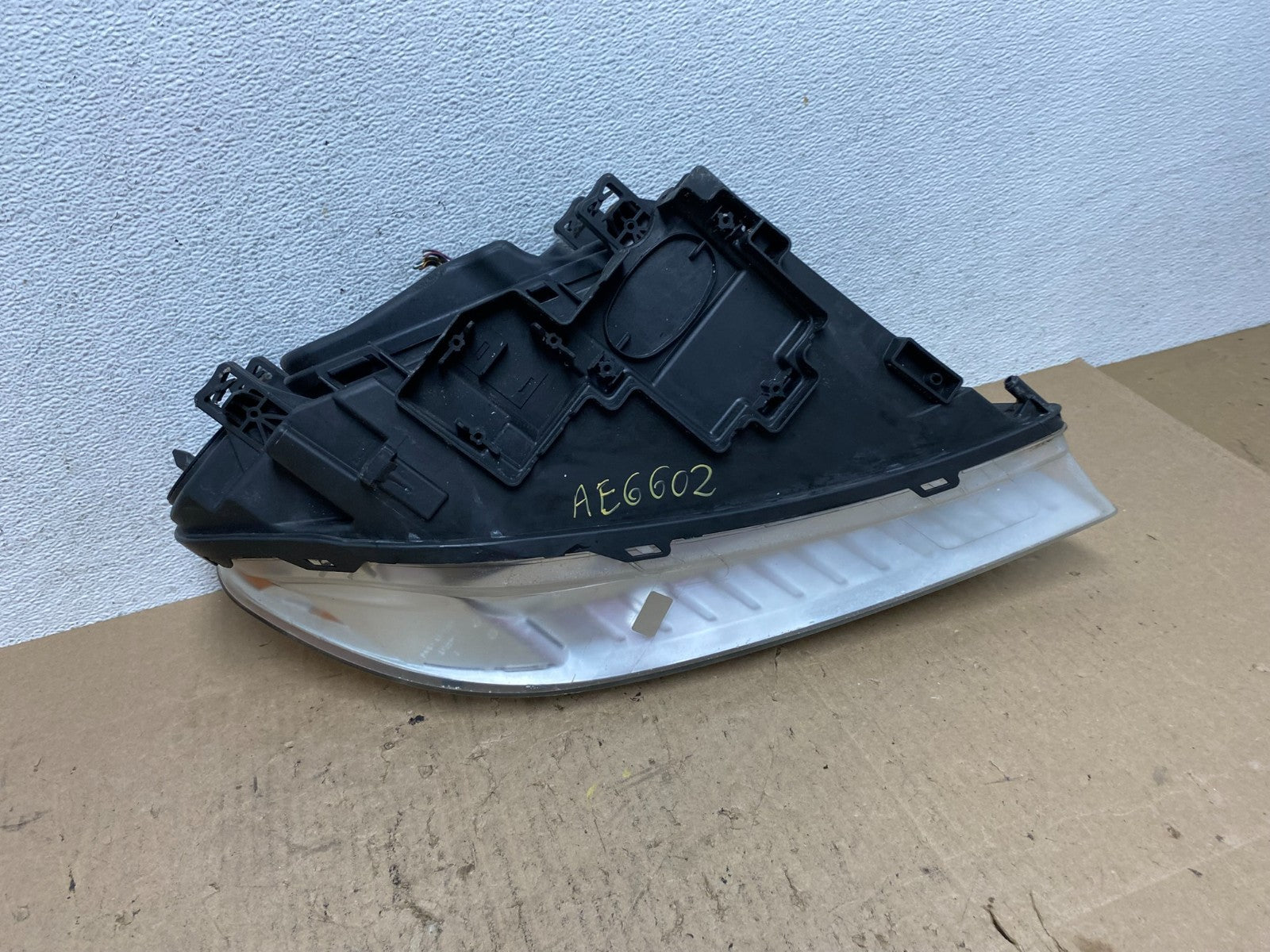 2008 to 2013 Volvo XC70 V70 S80 Driver Side Left Halogen Headlight AE6602 DW7