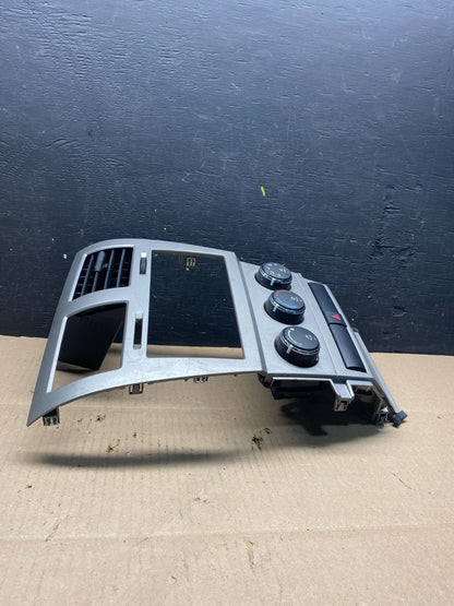 2007 to 2009 Dodge Caliber Dash Radio Center Bezel Climate Dash L02914