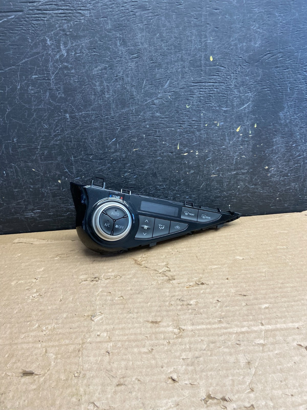 2015 2016 2017 Toyota Prius C A/C Heater Climate Control Unit Switch af2696 DG0