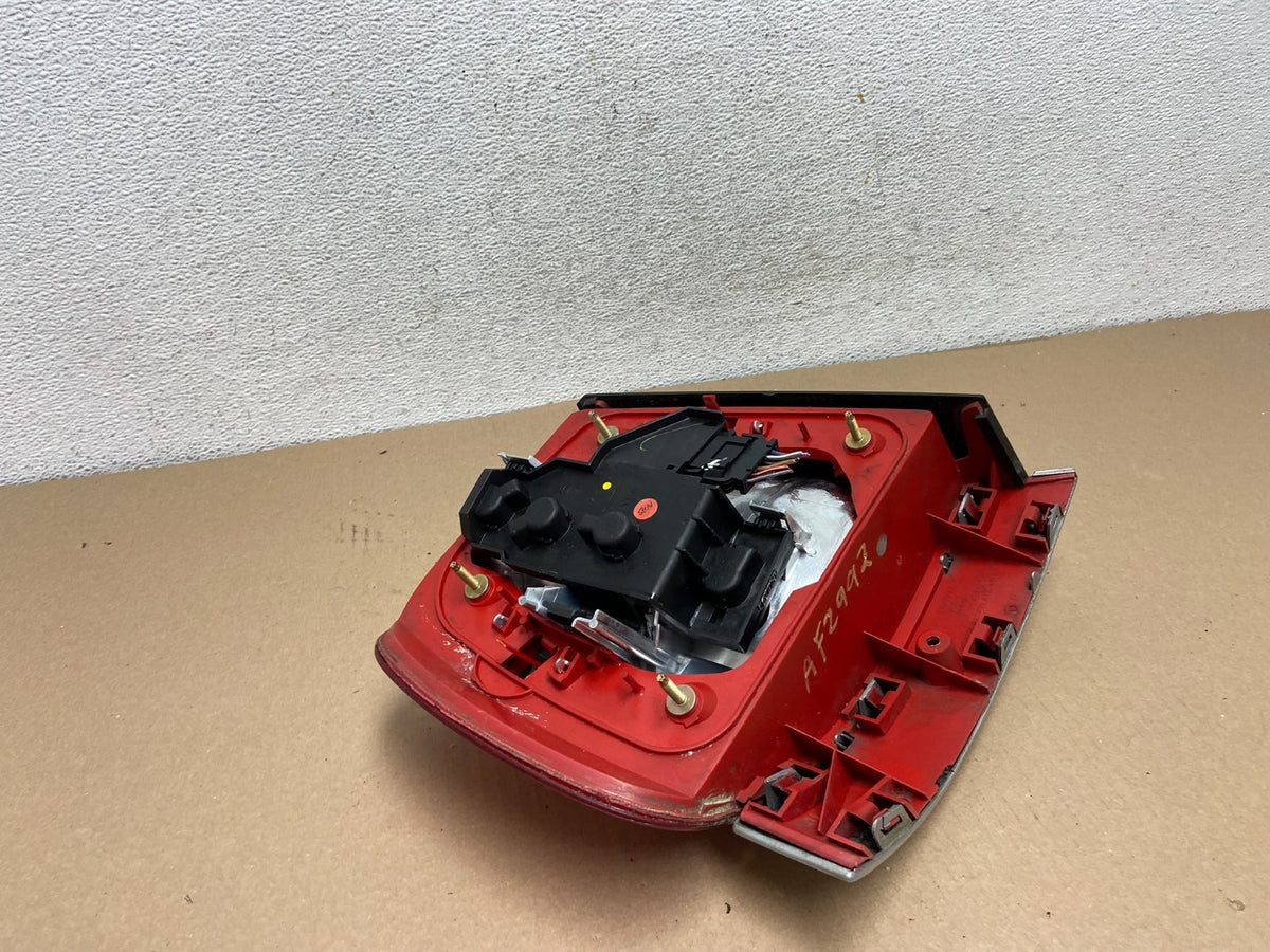 1999 to 2002 Audi A4 B5 Right Passenger Rh Side Tail Light AF2992 DG5