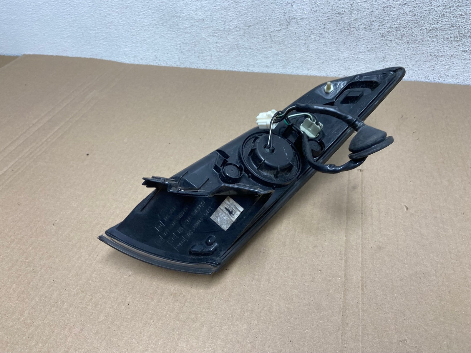 2006 2007 2008 Infiniti FX35 Right Passenger Smoked lens Tail Light AE94034
