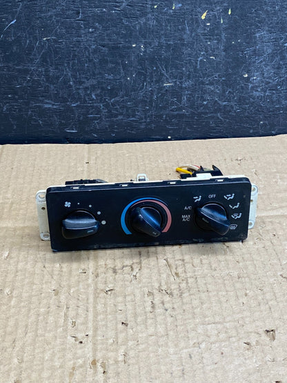 99-04 Ford F-250 F-350 Super Duty Dash Heater A/C Climate Control AC95740