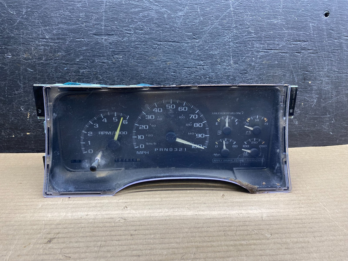 1995 to 1999 Chevrolet Silverado Suburban Cluster Gauge Speedometer AH9712 DG0