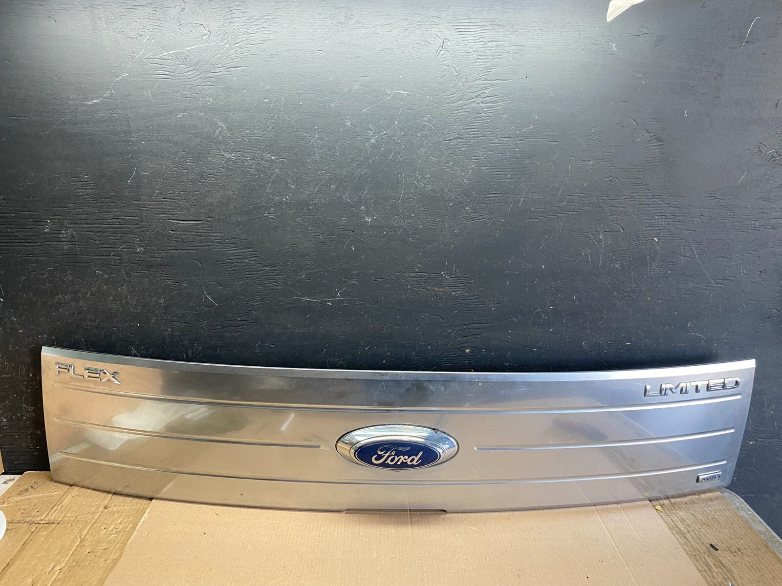 2009 to 2012 Ford Flex Trunk Lid Hatch Molding Trim Panel W/Camera O6097 DG0